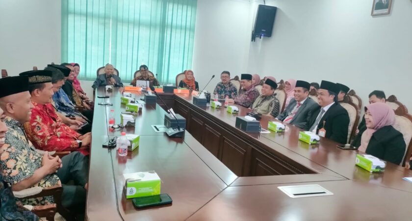 Visitasi Asesmen Lapangan LAMSAMA untuk Prodi Fisika dan Kimia UIN Walisongo Berlangsung Sukses