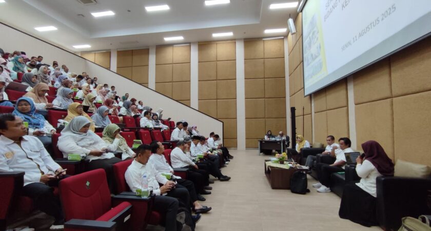 Sukseskan Perkuliahan Semester Gasal 2025/2026: Fakultas Sains dan Teknologi Gelar Rapat Dosen