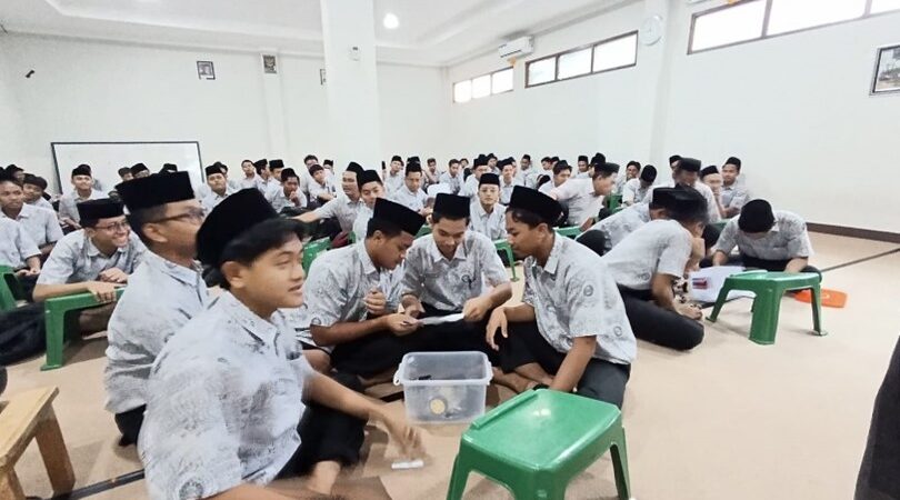 FST UIN Walisongo Selenggarakan Pendampingan Robotika Edukatif PMB di SMA Yanbu’ul Qur’an Boarding School 1 Pati