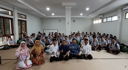 Sosialisasi PMB Fakultas Sains dan Teknologi  UIN Walisongo Digelar di SMA Yanbu’ul Qur’an Pati