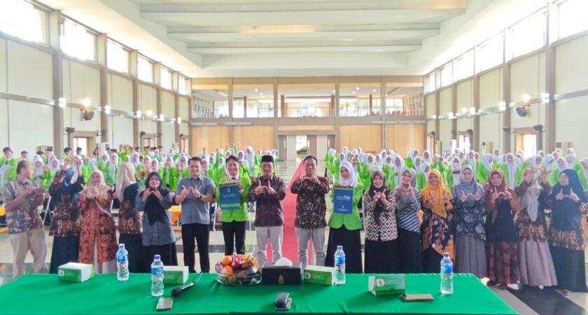 FST UIN Walisongo Bekali dan Lepas 298 Mahasiswa Peserta PLP I dan PLP II Tahun Akademik 2026/2027