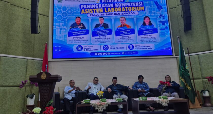 Tingkatkan Kompetensi Asisten Laboratorium, FST UIN Walisongo Bekali Peserta dengan AI, K3, Komunikasi, dan Manajemen Laboratorium